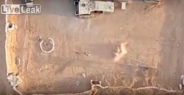 Σοκαριστικό βίντεο με τη στιγμή που βόμβα σκάει πάνω σε ιρανικό στρατιώτη